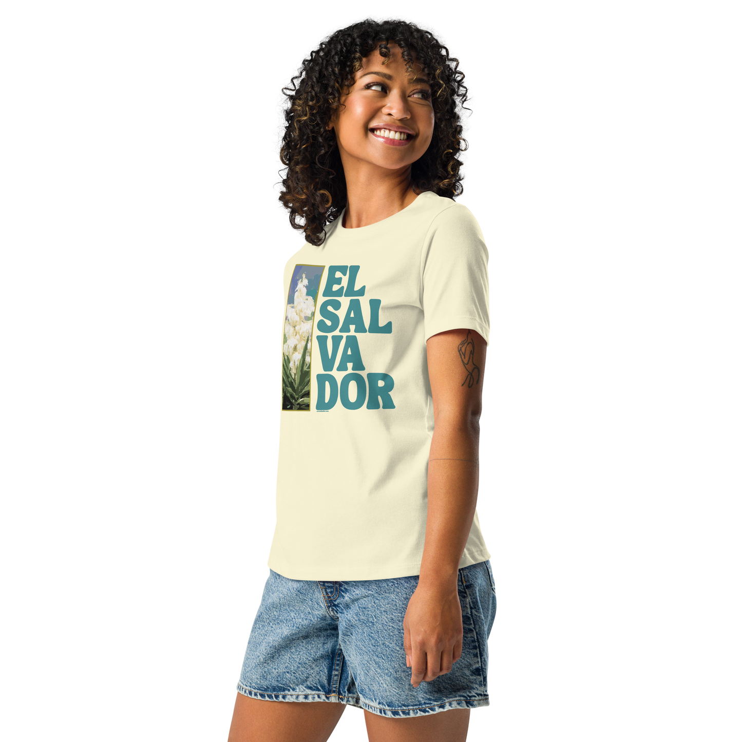 El Salvador Flor de Izote Women's Relaxed T-Shirt