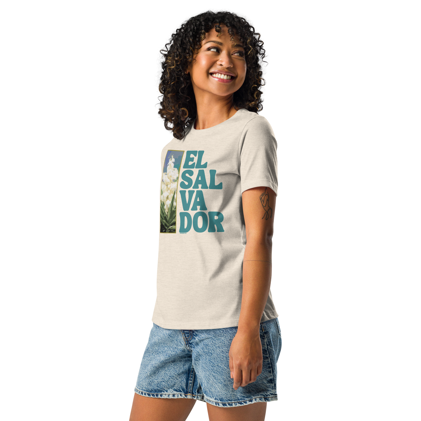 El Salvador Flor de Izote Women's Relaxed T-Shirt